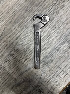 Armstrong USA Adjustable Hook Spanner Wrench 34-304 1-1/4 to 3"